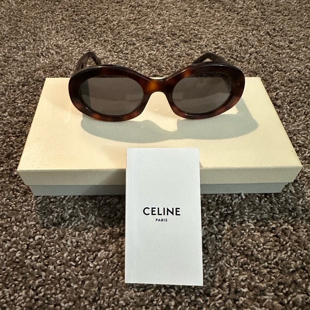 Celine triomphe tortoise
